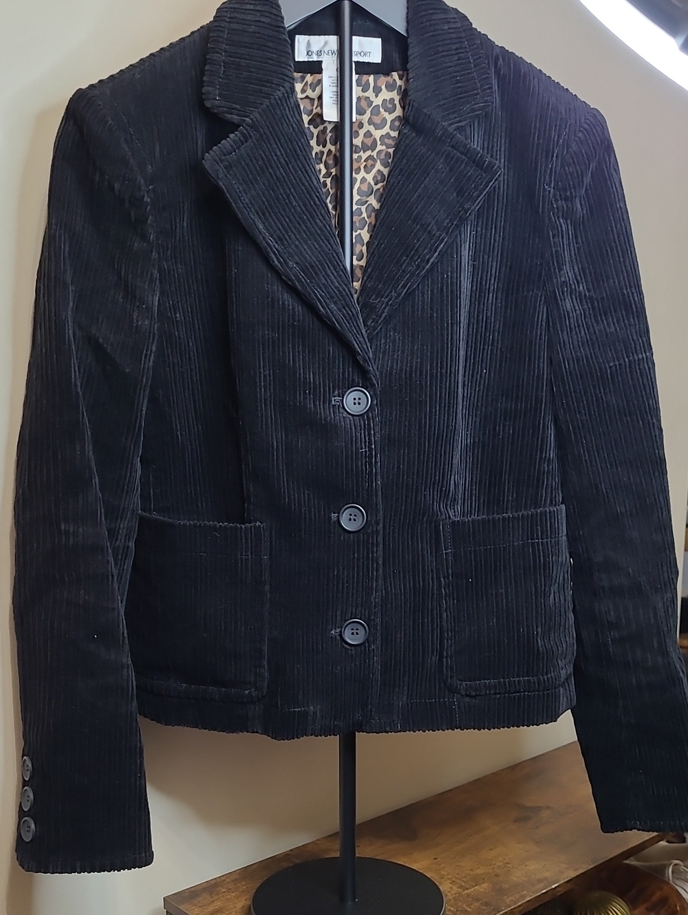 Jones New York Black Corduroy Blazer with Leopard Print Lining size 6